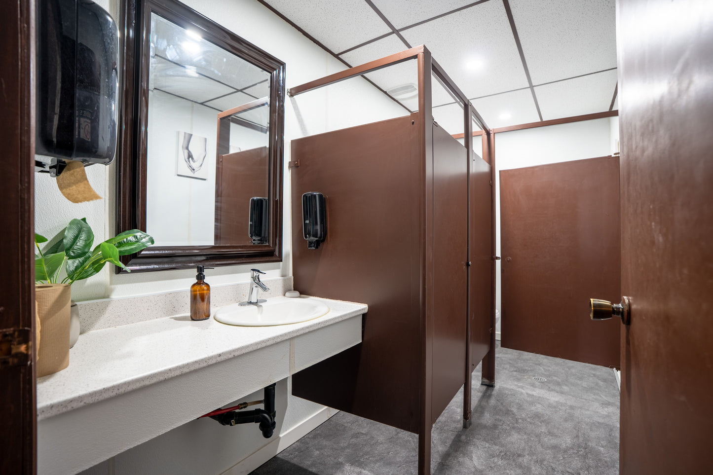 Proudhouse Tavern 33